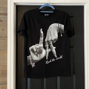 NWT on fire woman’s xl Chic Black Graphic T-Shirt